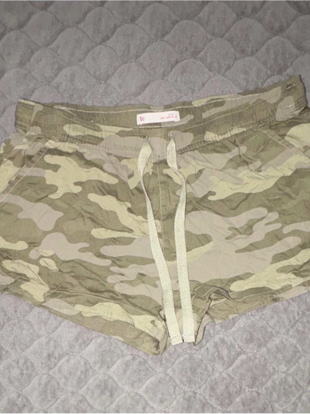 SO Camo Drawstring Athletic Shorts - Olive/Tan